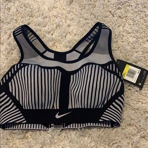 Nike sports bra New Small